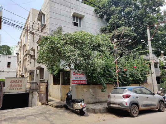 5 BHK Independent House for sale ₹4.0 Cr
