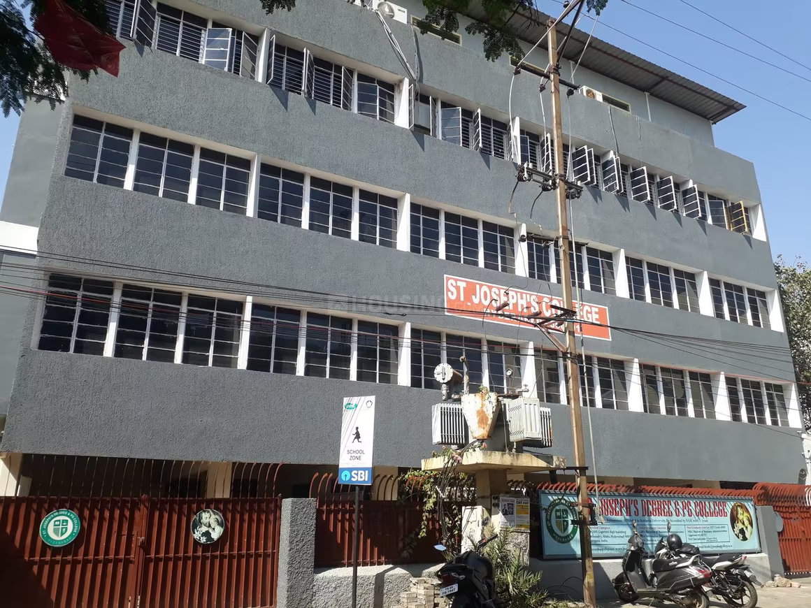 Space Time Space Time Silver Drops By Space Time 5-9-302, Gun Foundry, Basheer Bagh, Central Hyderabad, Hyderabad