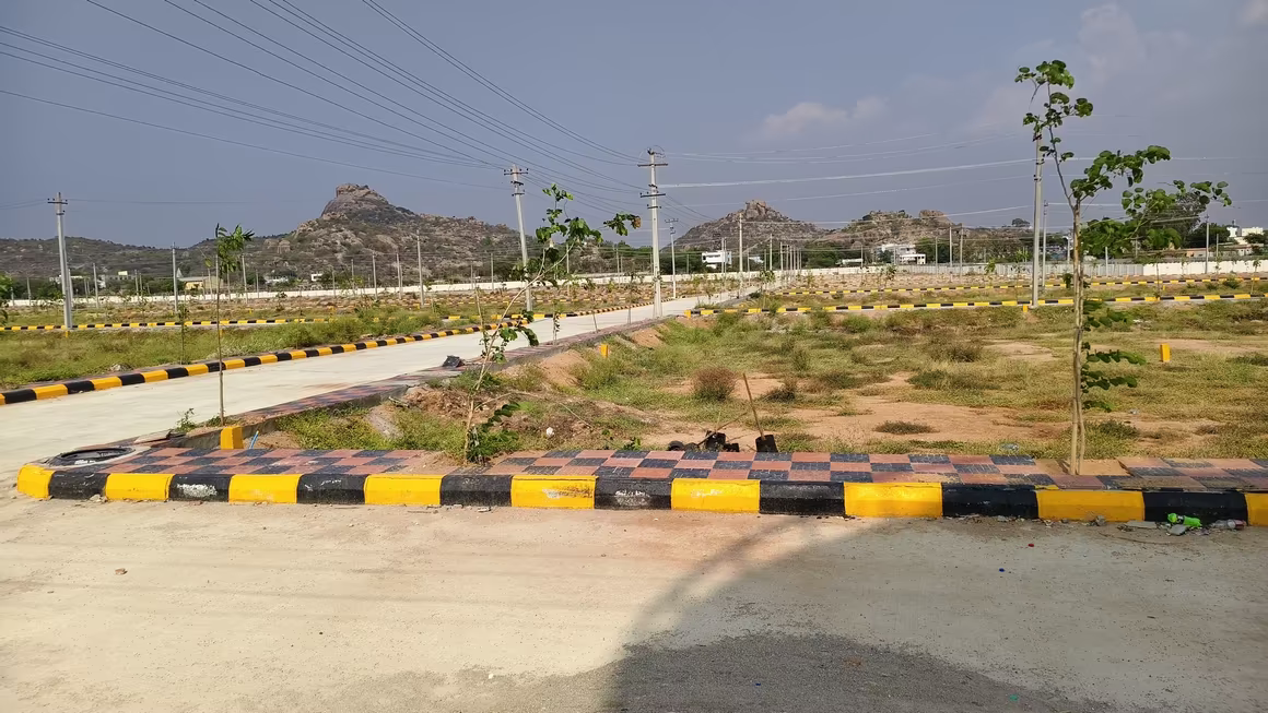SGD 4th City ₹9 K/sq.yd